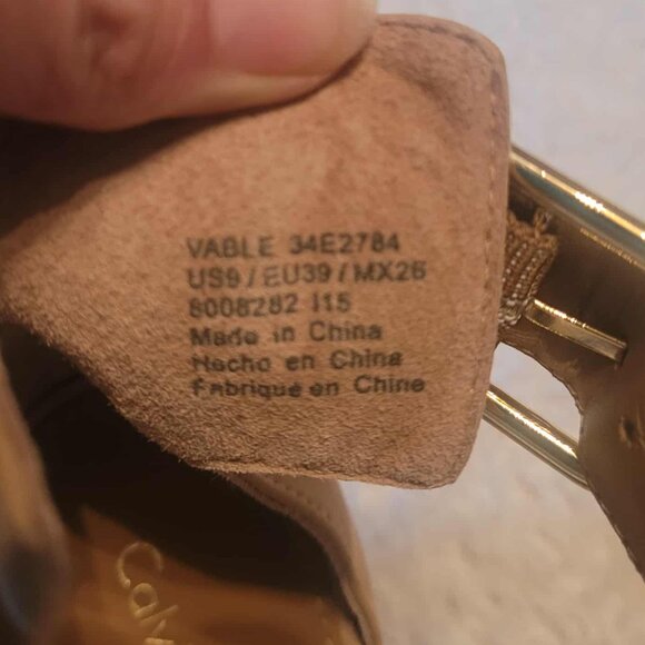 Beige/Gold Calvin Klein 4 inch heels, Size 9 - Picture 13 of 14